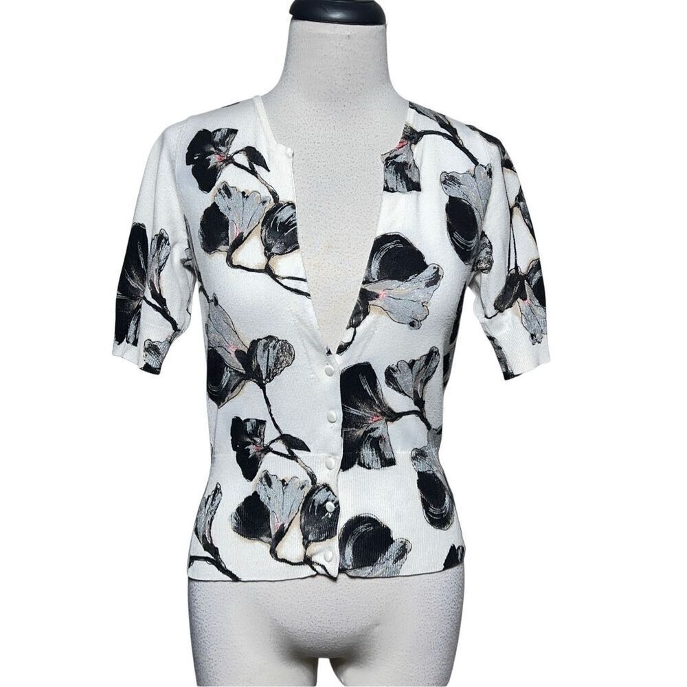 White House Black Market Sexy Low Cut Short Sleeve Floral Cardigan Size XS
